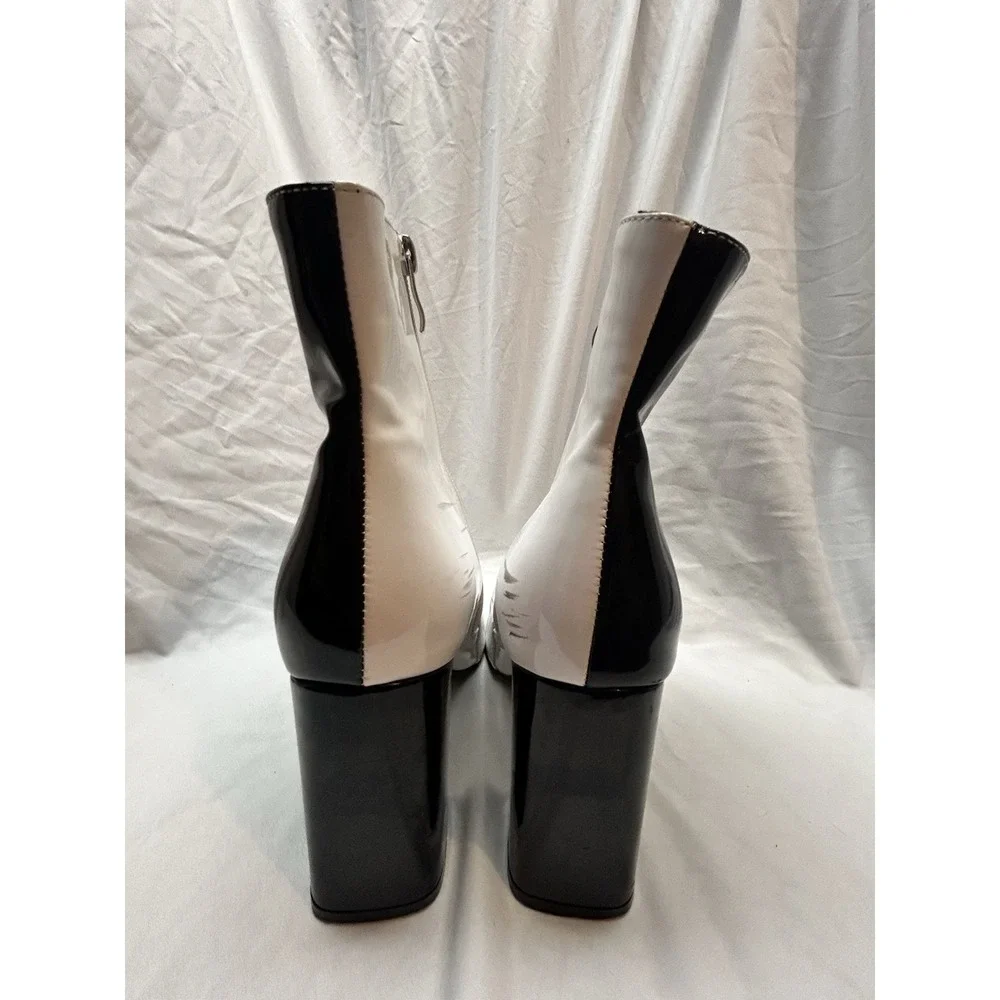Black White Block Heel Ankle Boots Side Zip Womens 9 Mod Artsy Go Go